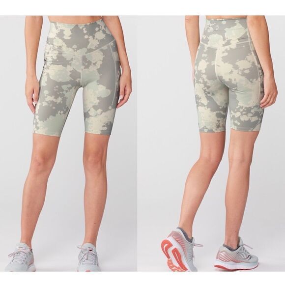 🆕 THE NORTH FACE Motivation High-Rise Pocket Shorts 9" Inseam NWT - Picture 1 of 5